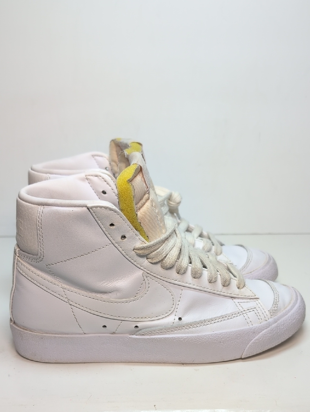 Nike Blazer mid 77 triple white high top sneakers womans size 5.5 EU 36 - Picture 3 of 14